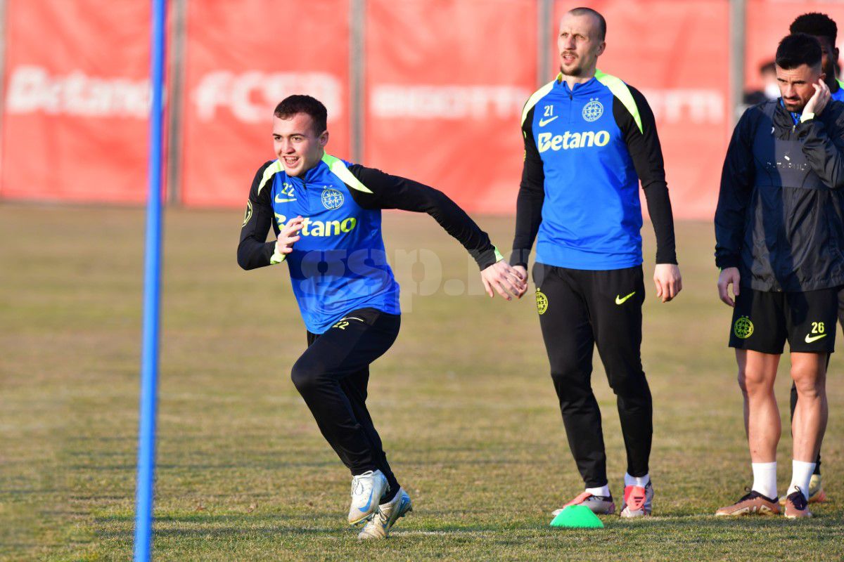 Antrenamentul oficial al FCSB-ului înainte de Manchester United