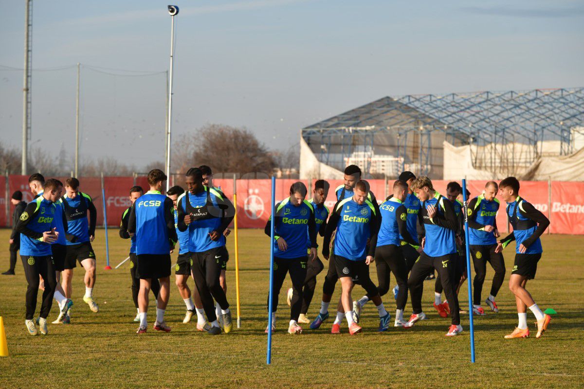 Antrenamentul oficial al FCSB-ului înainte de Manchester United