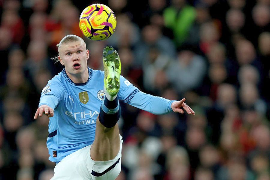 Erling Haaland, în acțiune la Manchester City / Foto: Guliver/GettyImages I-a învins și le va lua golgheterul! » „Erling Haaland va juca la Real Madrid! Știu dintr-o sursă bună