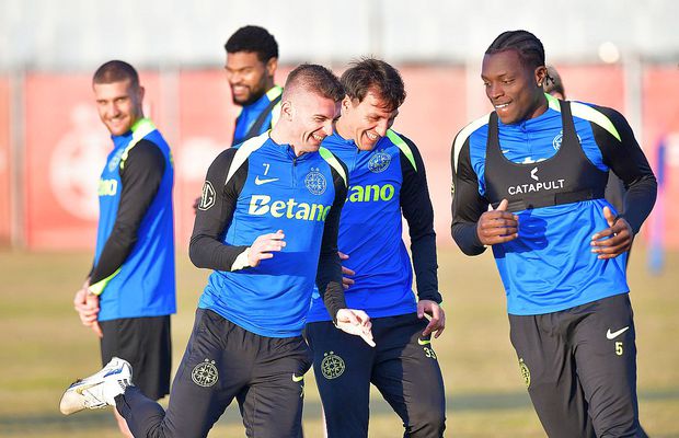 Voie bună înainte de Manchester United » Imagini de la antrenamentul oficial: cine i-a îmbărbătat pe roș-albaștri