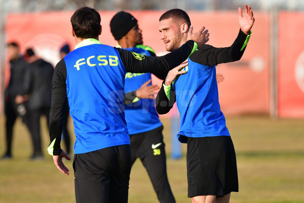 Voie bună înainte de Manchester United » Imagini de la antrenamentul oficial: cine i-a îmbărbătat pe roș-albaștri