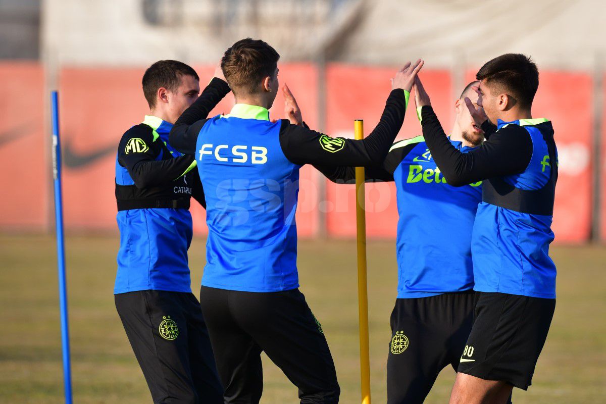 Voie bună înainte de Manchester United » Imagini de la antrenamentul oficial: cine i-a îmbărbătat pe roș-albaștri