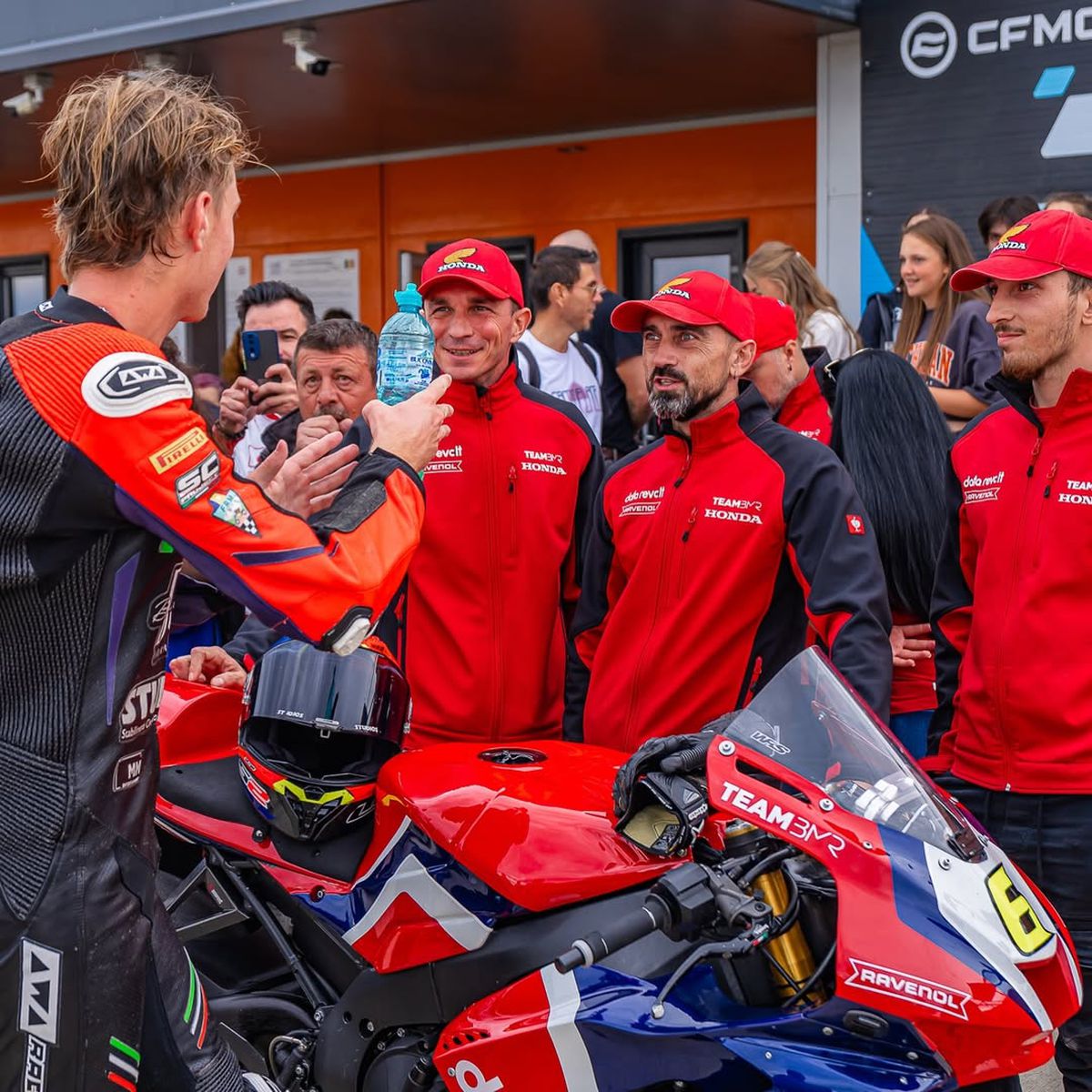 „Cel mai mare sacrificiu este că îmi dedic toată viața acestui sport” » Primul pilot român în MotoGP după aproape două decenii și-a trasat un obiectiv clar: „Vreau să fiu campion mondial”