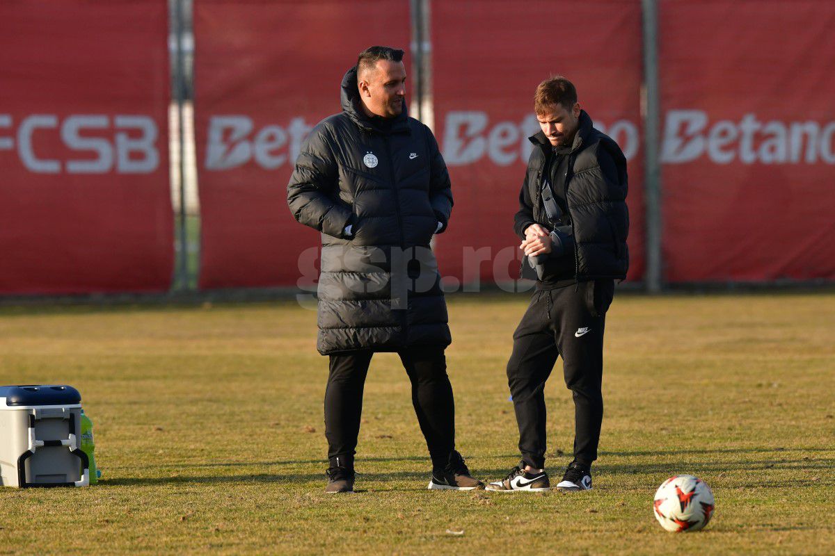 Voie bună înainte de Manchester United » Imagini de la antrenamentul oficial: cine i-a îmbărbătat pe roș-albaștri