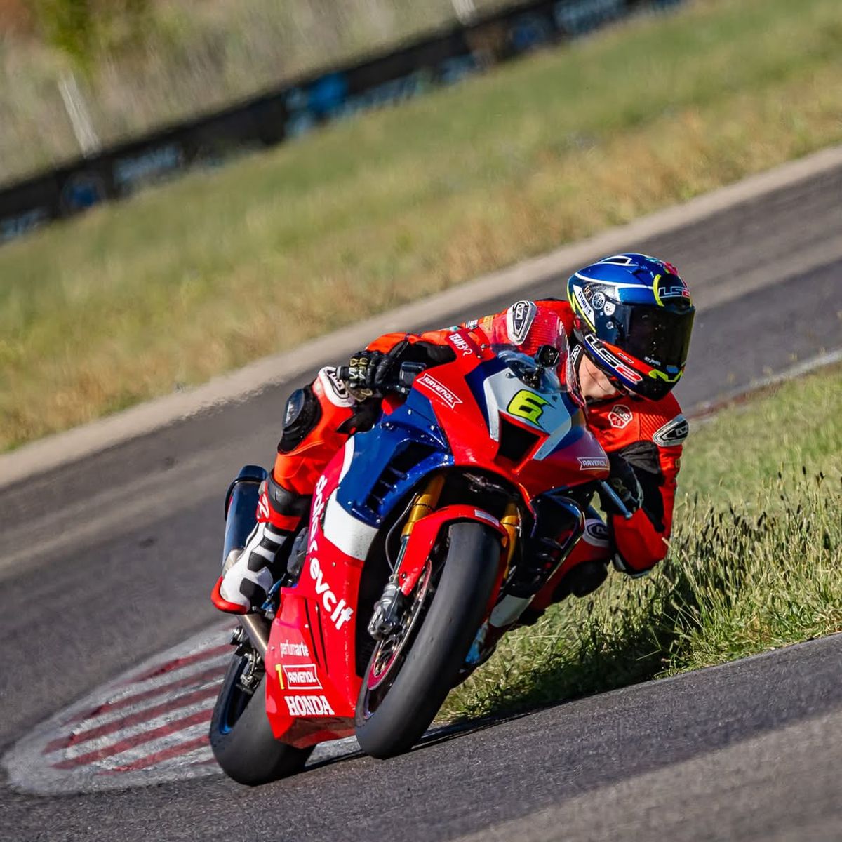 „Cel mai mare sacrificiu este că îmi dedic toată viața acestui sport” » Primul pilot român în MotoGP după aproape două decenii și-a trasat un obiectiv clar: „Vreau să fiu campion mondial”