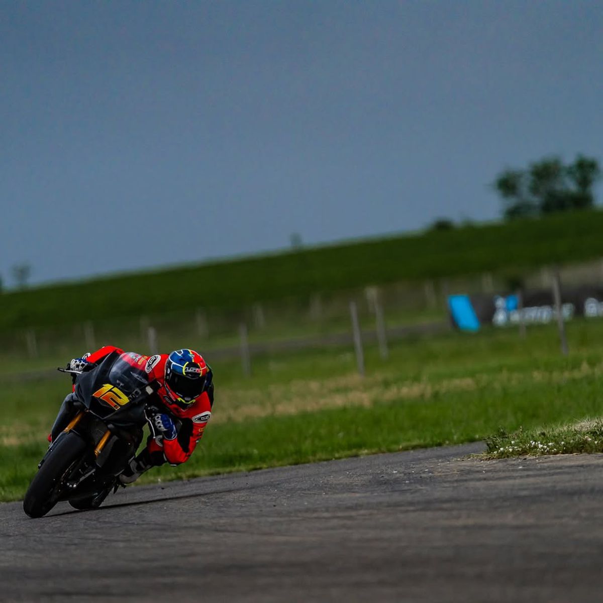 „Cel mai mare sacrificiu este că îmi dedic toată viața acestui sport” » Primul pilot român în MotoGP după aproape două decenii și-a trasat un obiectiv clar: „Vreau să fiu campion mondial”