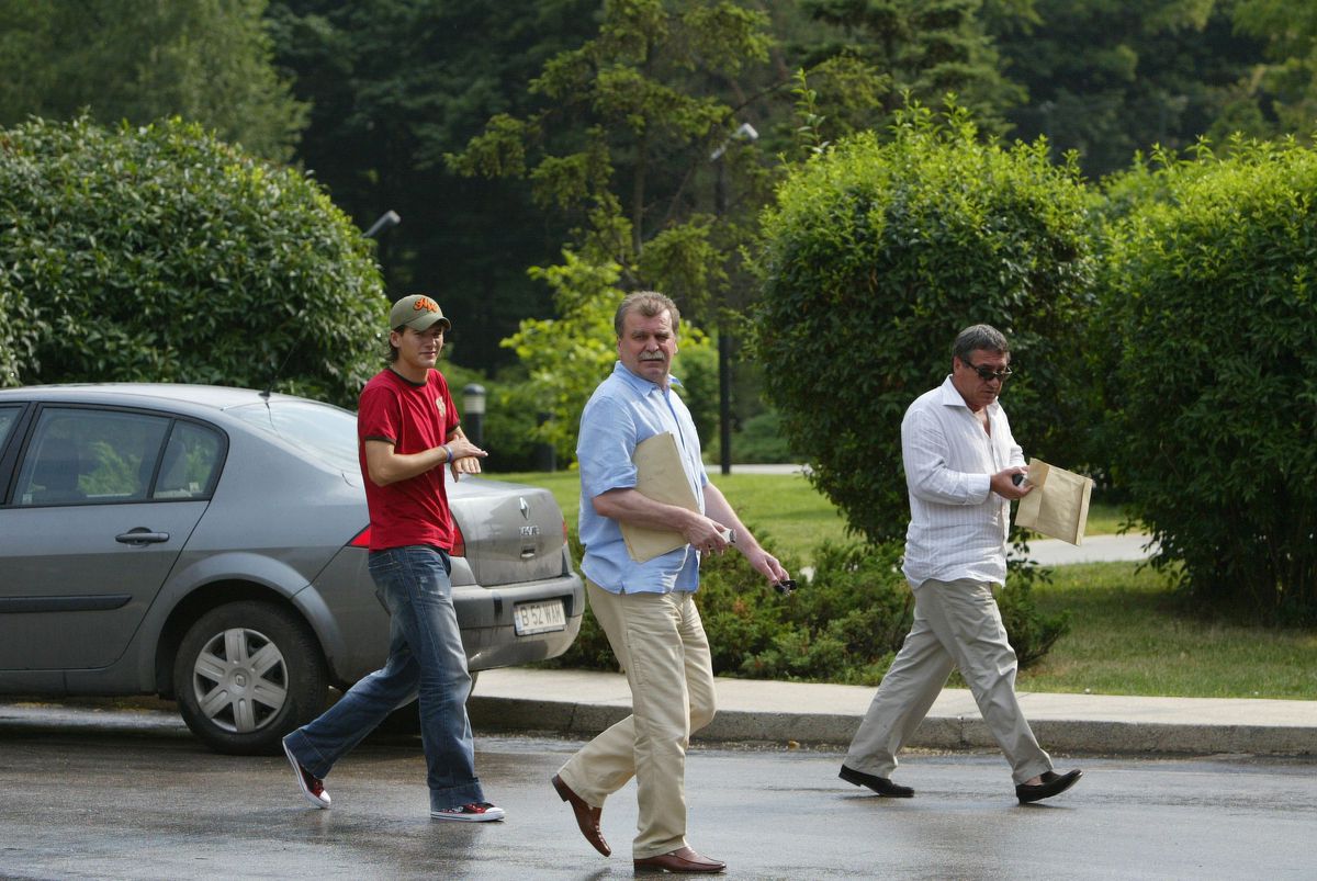 Jean Valvis a auzit la telefon de moartea lui Dinu Gheorghe: „Aoleu!” » Dezvăluiri emoționante: „Mi-aduc aminte de bucuria lui uriașă de la Hamburg...”