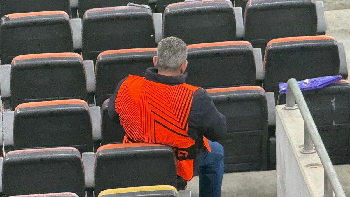 Aroganța supremă! Ce a apărut la tribuna a 2-a pe Arena Națională: turcii „au luat foc”, jandarmii au intervenit imediat