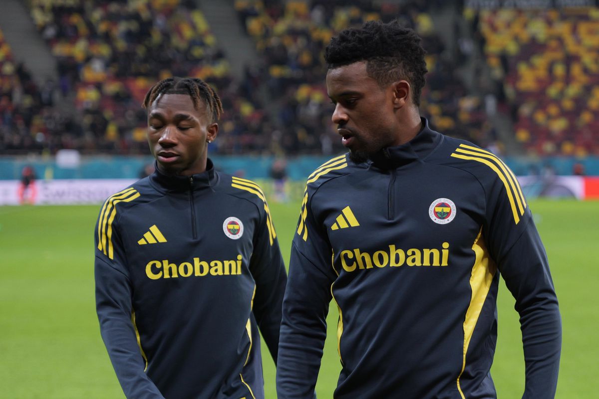 Prea târziu! Naivă în prima repriză, FCSB s-a trezit după pauză, dar n-a putut să o întoarcă pe Fenerbahce. Final de aventură în Europa League