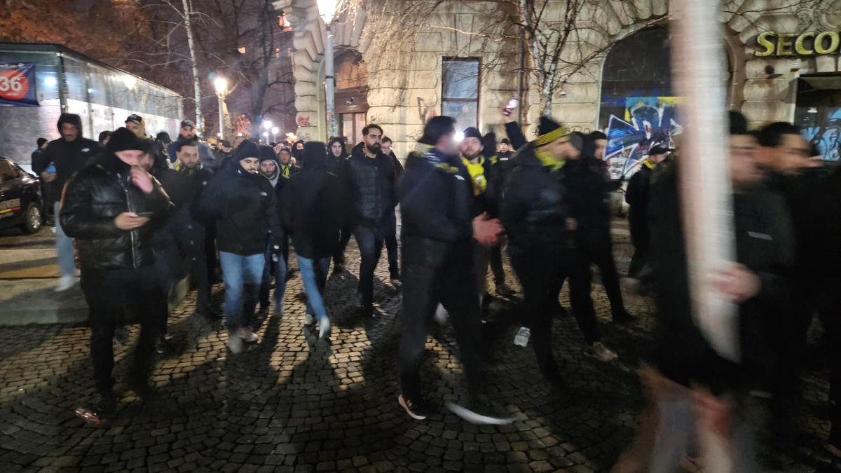 Bairam în Centrul Vechi, apoi fuga în stație: 1.000 de suporteri ai lui Fenerbahce au plecat spre Arena Națională cu STB-ul