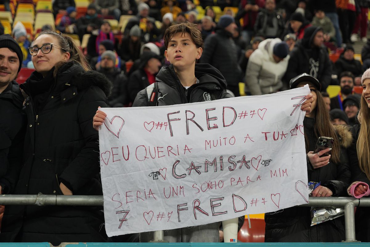 Aroganța supremă! Ce a apărut la tribuna a 2-a pe Arena Națională: turcii „au luat foc”, jandarmii au intervenit imediat