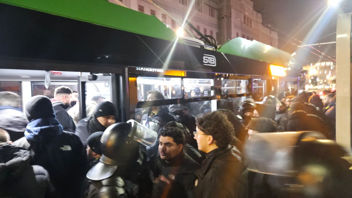 Bairam în Centrul Vechi, apoi fuga în stație: 1.000 de suporteri ai lui Fenerbahce au plecat spre Arena Națională cu STB-ul