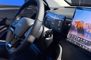 Cel mai mare producător mondial a descărcat „bestia” în România » Preț promoțional pentru SUV-ul cu cel mai mare spațiu din clasă!