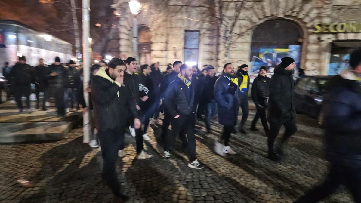 Suporterii lui Fenerbahce, în Centrul Vechi înainte de meciul cu FCSB