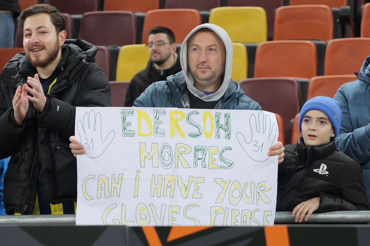 Aroganța supremă! Ce a apărut la tribuna a 2-a pe Arena Națională: turcii „au luat foc”, jandarmii au intervenit imediat