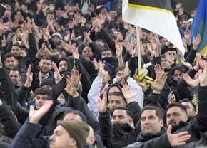 Aroganța supremă! Ce a apărut la tribuna a 2-a pe Arena Națională: turcii „au luat foc”, jandarmii au intervenit imediat