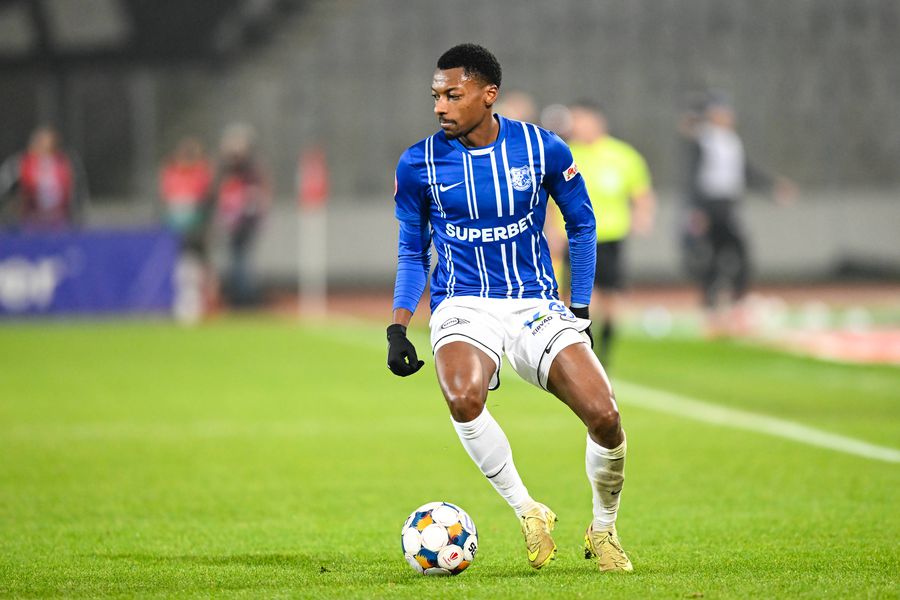 Steve Furtado, fundașul dreapta de la Farul. Foto: Imago Lovitură pentru Farul » Unul dintre titularii lui Zicu s-a accidentat înaintea meciurilor decisive!