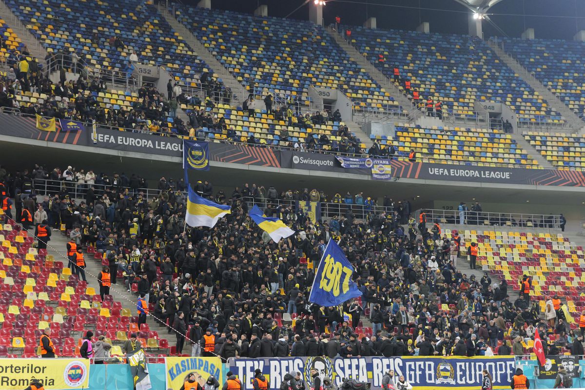 Prea târziu! Naivă în prima repriză, FCSB s-a trezit după pauză, dar n-a putut să o întoarcă pe Fenerbahce. Final de aventură în Europa League