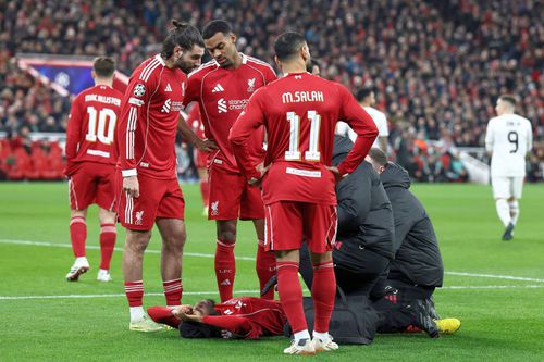 Jeremie Frimpong  s-a accidentat în Liverpool - Qarabag // FOTO: Imago Images
