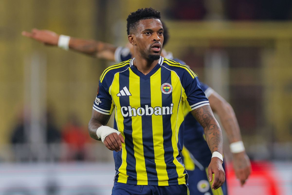 De ce Fenerbahce va folosi tricouri cu „Chobani” pe piept la meciul cu FCSB