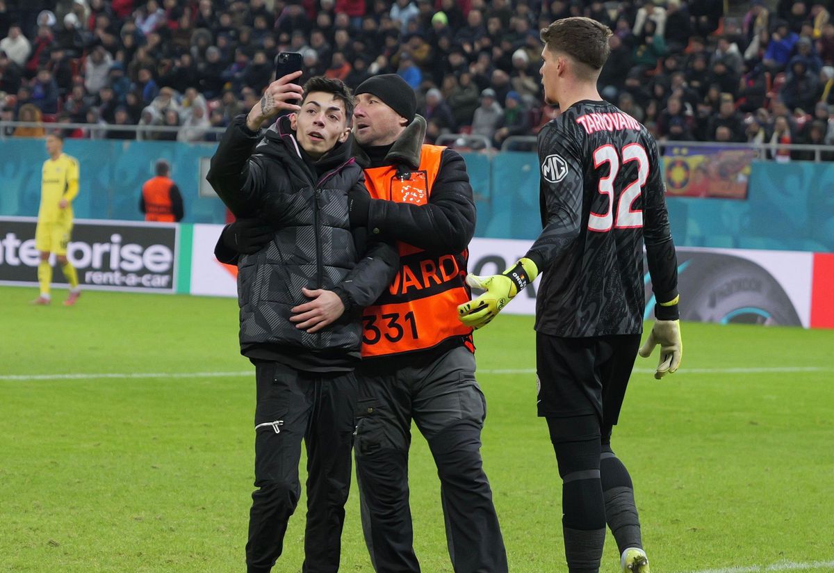 A oprit FCSB - Fenerbahce pentru că... așa a vrut el! Incidentul care nu s-a văzut la TV