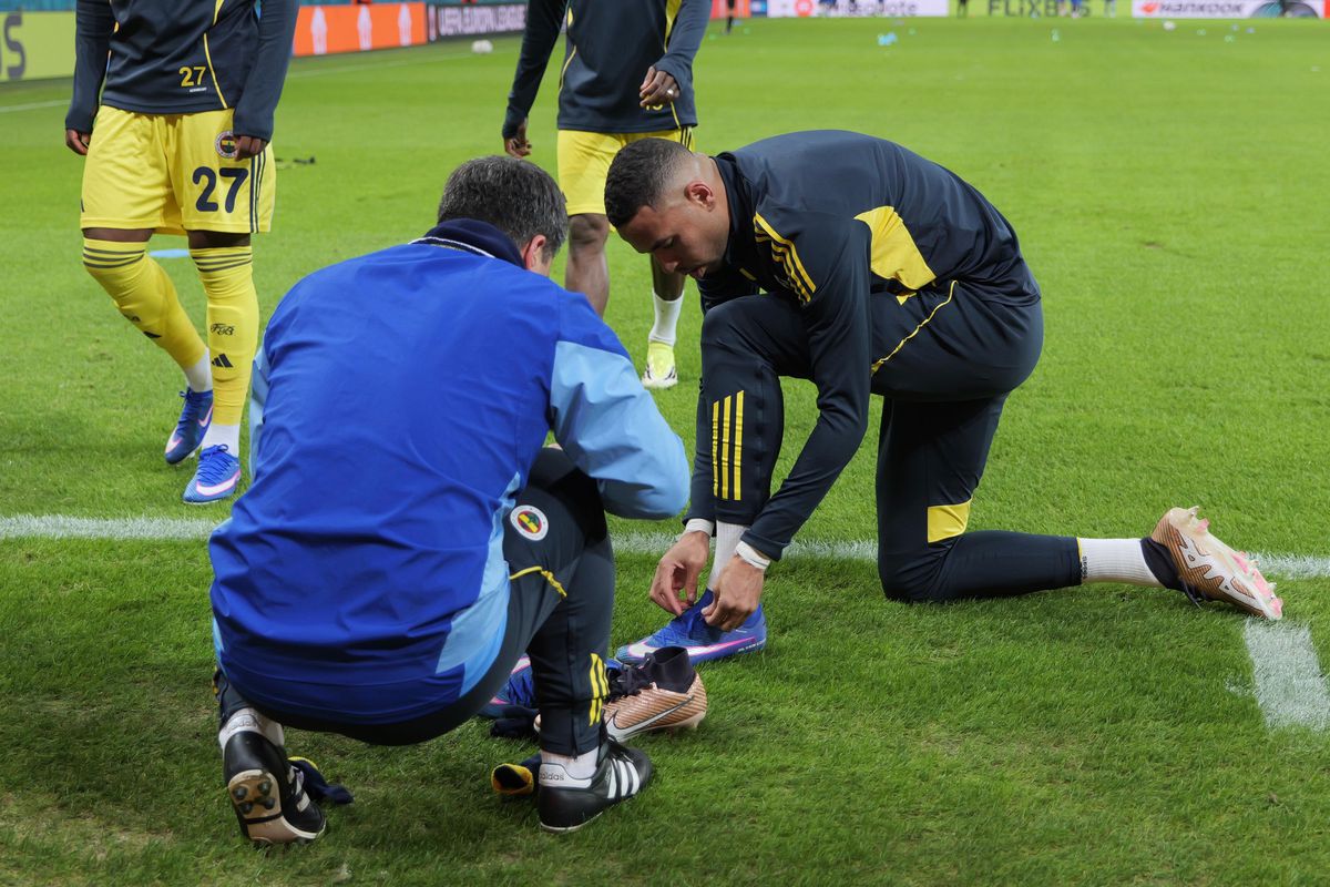 Prea târziu! Naivă în prima repriză, FCSB s-a trezit după pauză, dar n-a putut să o întoarcă pe Fenerbahce. Final de aventură în Europa League