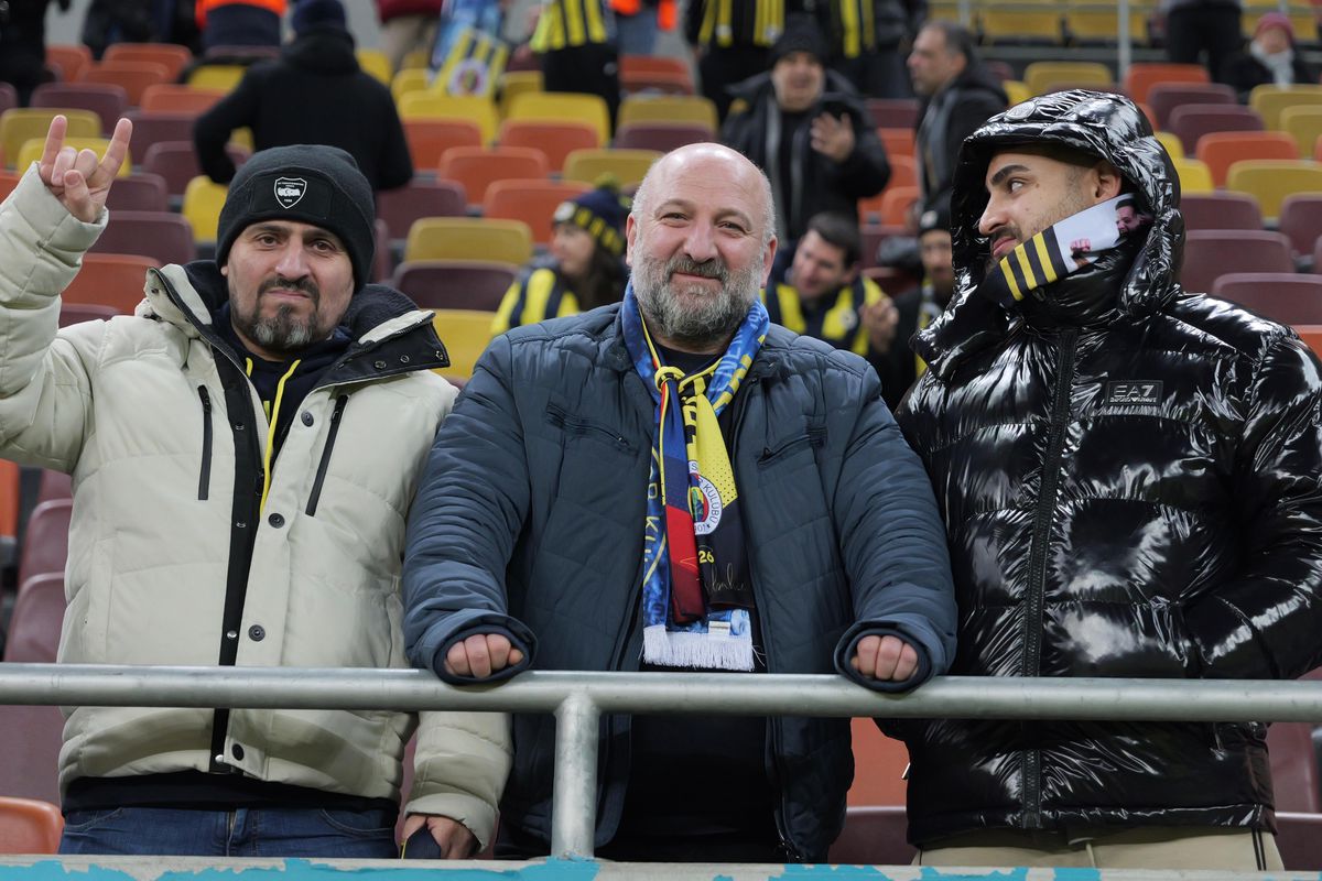 Prea târziu! Naivă în prima repriză, FCSB s-a trezit după pauză, dar n-a putut să o întoarcă pe Fenerbahce. Final de aventură în Europa League