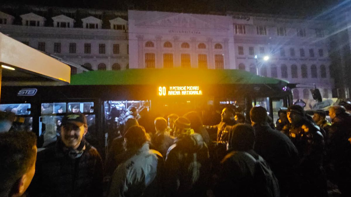 Suporterii lui Fenerbahce, în Centrul Vechi înainte de meciul cu FCSB