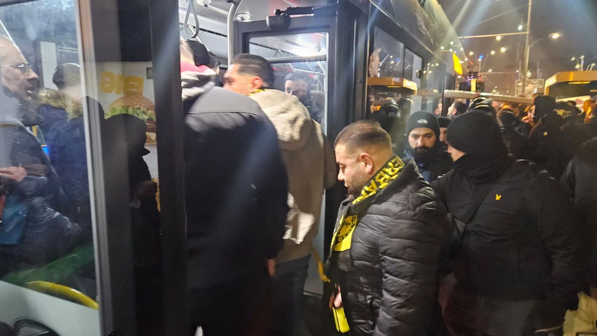 Bairam în Centrul Vechi, apoi fuga în stație: 1.000 de suporteri ai lui Fenerbahce au plecat spre Arena Națională cu STB-ul