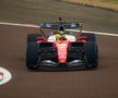 Lewis Hamilton, la volanul noului monopost Ferrari, la testele din Barcelona // foto: Guliver/gettyimages