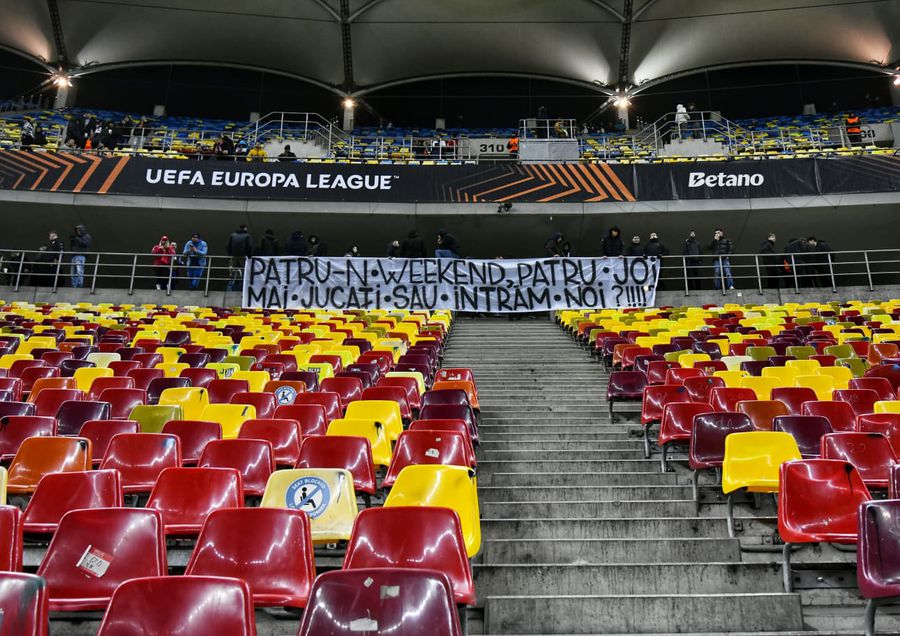 Ștefan Târnovanu se ia de ultrașii din Peluza Nord: „Banner la mișto” + Reacție după ce Becali l-a scos din poartă: „Domnul patron a venit la bază...”