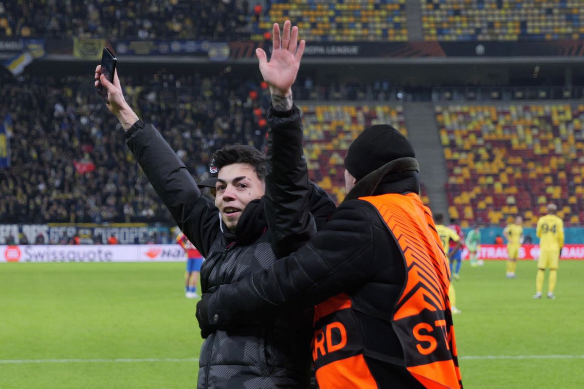 A oprit FCSB - Fenerbahce pentru că... așa a vrut el! Incidentul care nu s-a văzut la TV