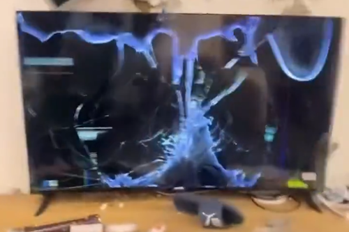 Un fan și-a spart televizorul după golul lui Trubin din Benfica - Real Madrid 4-2 / Foto: captură de ecran Twitter