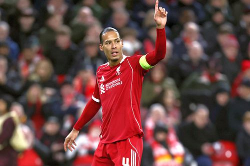 Virgil van Dijk a devenit primul fundaș central din istoria Ligii Campionilor care reușește 3 assist-uri într-un meci  / Foto: Imago Images