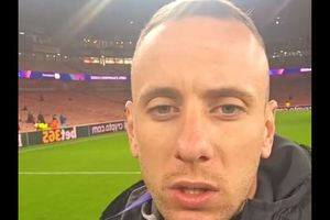 Lovitură în mercato! S-a filmat pe Emirates și a anunțat că semnează în Superliga: „Abia aștept”