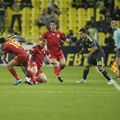Ionuț Rada (al doilea de la dreapta la stânga), în duelul cu Fenerbahce Foto: Arhiva GSP