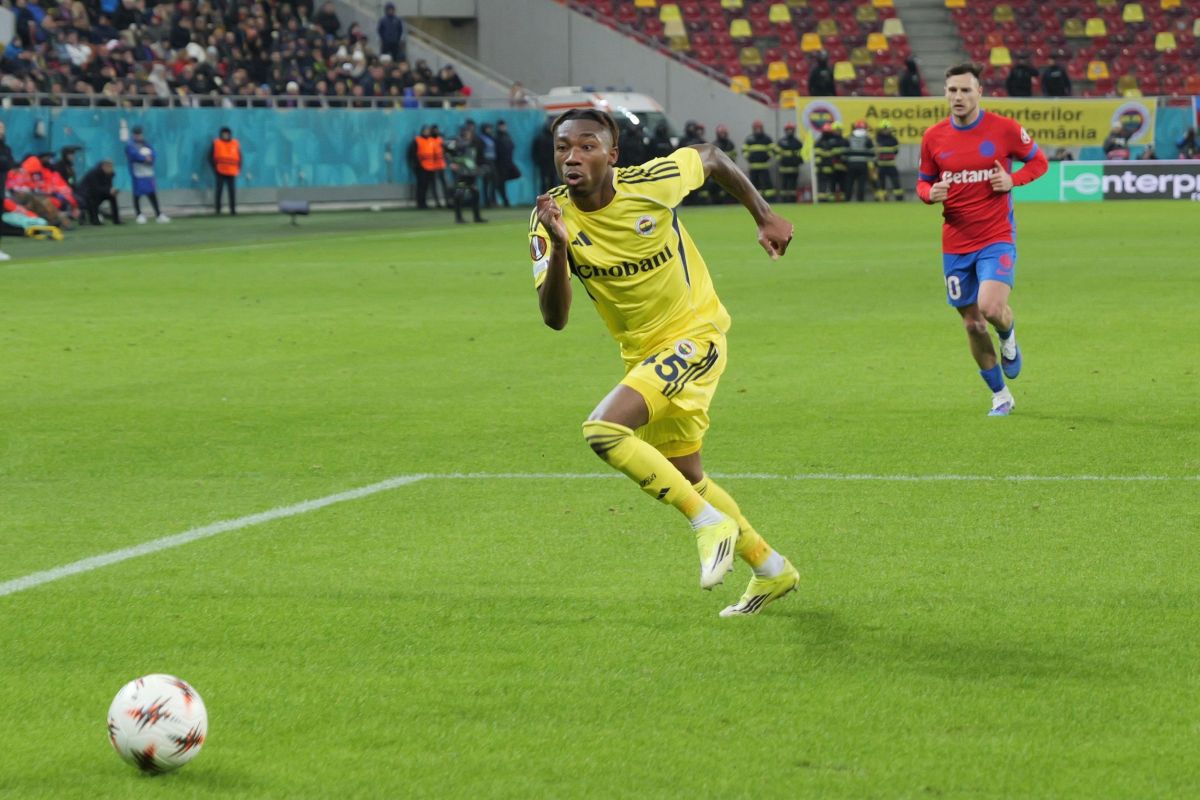 Imagini de la FCSB - Fenerbahce, în ultima etapă din grupa de Europa League // foto: Andrei Furnigă și Cristi Preda (GSP.ro)