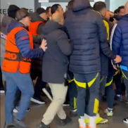 Scandal la pauza meciului FCSB - Fenerbahce // Capturi FOTO: Digi Sport