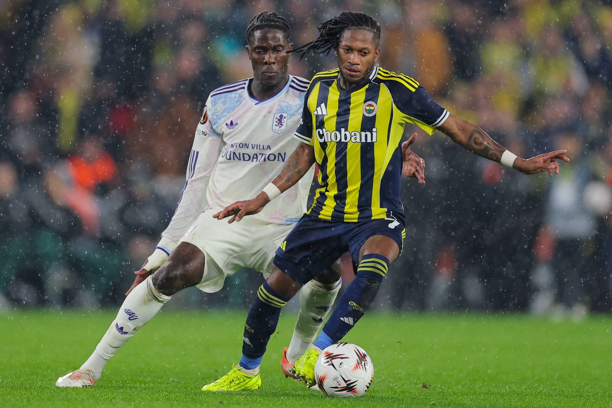 De ce Fenerbahce va folosi tricouri cu „Chobani” pe piept la meciul cu FCSB