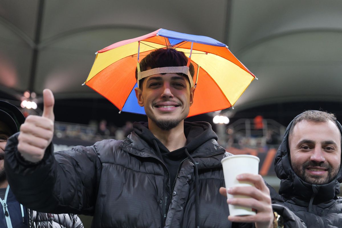 Aroganța supremă! Ce a apărut la tribuna a 2-a pe Arena Națională: turcii „au luat foc”, jandarmii au intervenit imediat