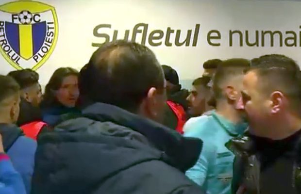 GALERIE FOTO Scandal pe tunel după Petrolul - Farul! Jucătorii și antrenorii celor două echipe s-au încăierat