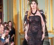 FOTO Anamaria Prodan, sexy pe marginea piscinei, la Ritz, citind ziarul + A apărut alături de fiica ei la Paris Fashion Week