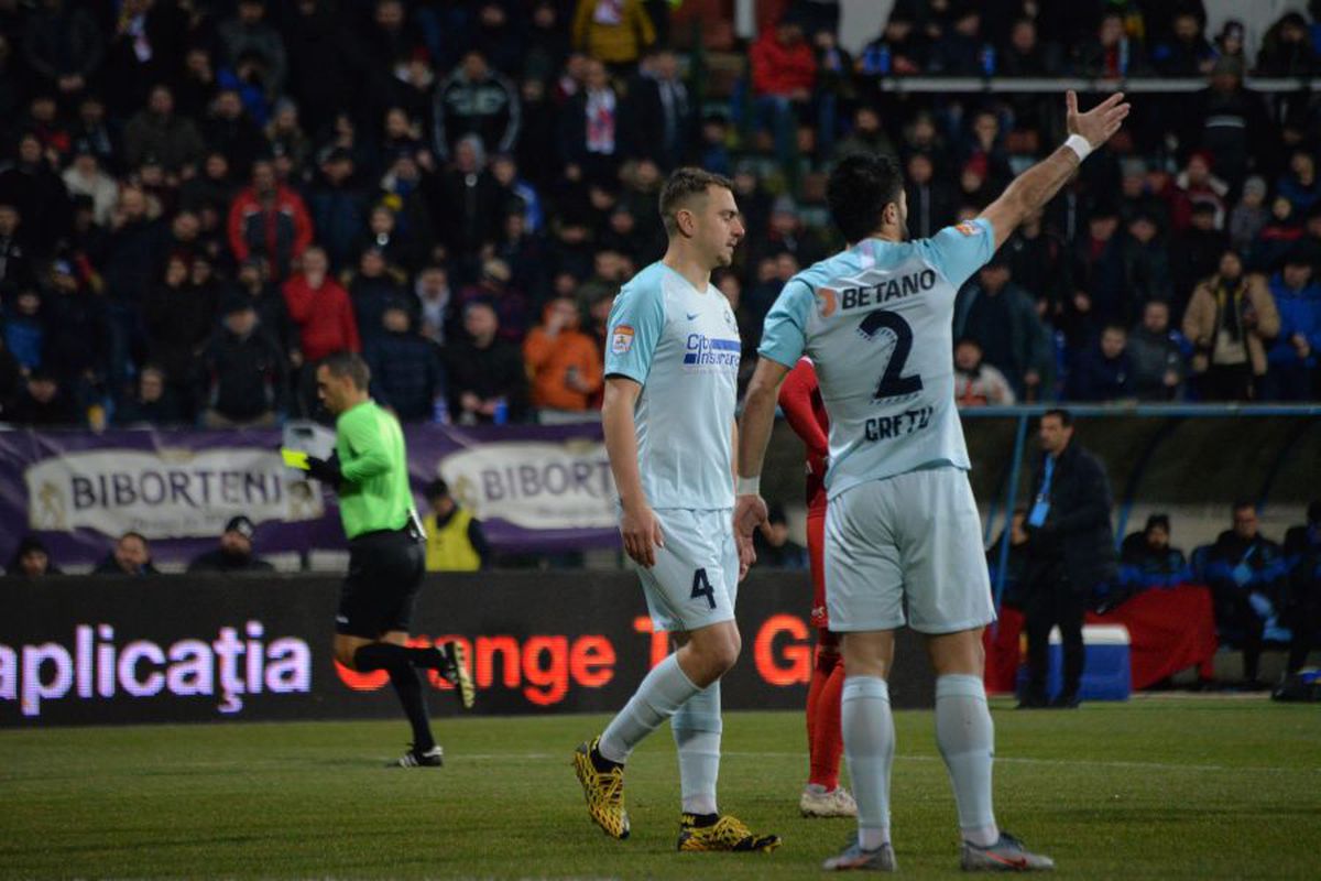 Mutarea făcută de FCSB la pauză a dat greș: Răzvan Oaidă a fost cel mai slab de pe teren! Cine s-a remarcat din echipa roș-albastră