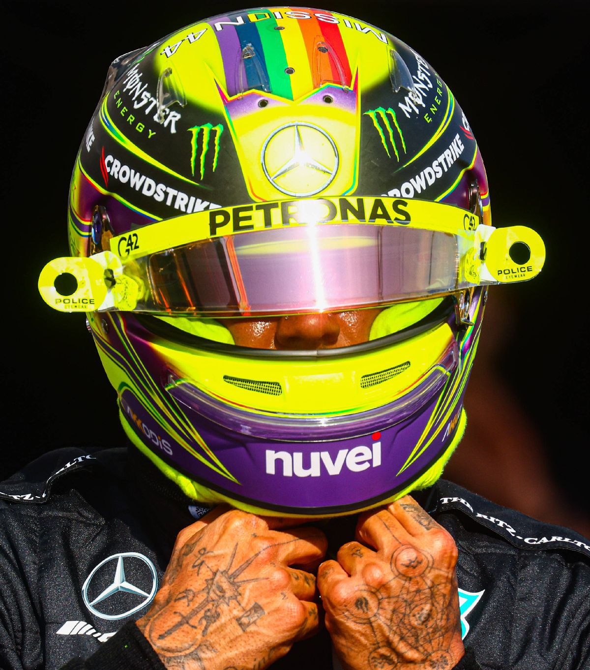 Lewis Hamilton și mesajele civice afișate de-a lungul timpului pe circuitele de Formula 1