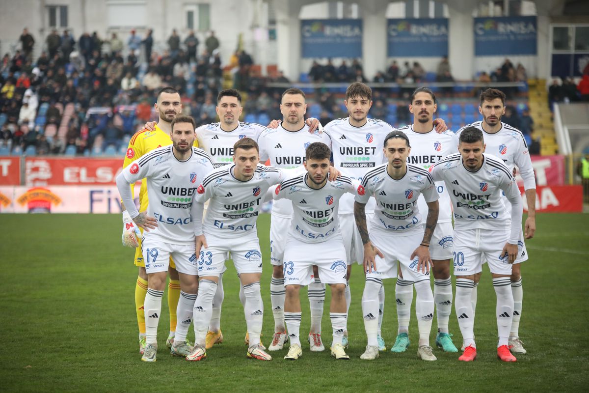 Scene incredibile în Superligă » A rupt banca de rezerve în momentul înlocuirii