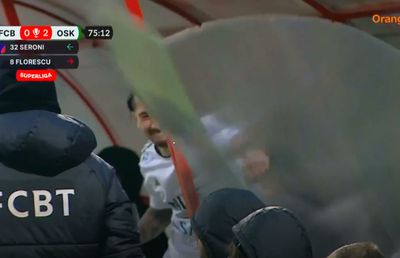 Scene incredibile în Superligă » A rupt banca de rezerve în momentul înlocuirii