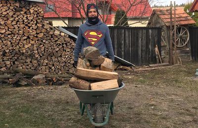 GALERIE FOTO. Un jucător al lui Sepsi gustă din plin viața la țară pe timpul izolării