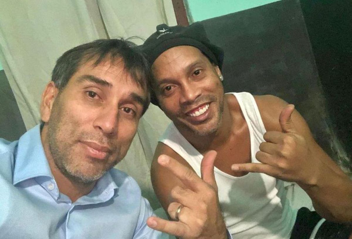 Ronaldinho, vizitat în închisoare: „Nu e bine deloc, i-a dispărut zâmbetul”