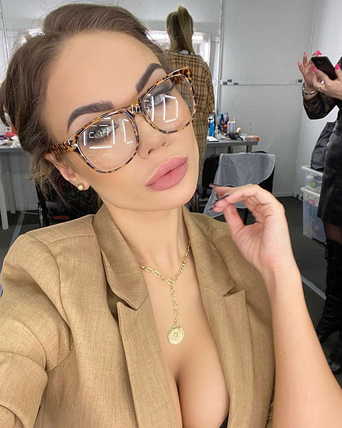 O actriță din Rusia a demonstrat cum poți fi sexy purtând doar hârtie igienică :) » Imagini senzaționale cu focoasa rusoaică