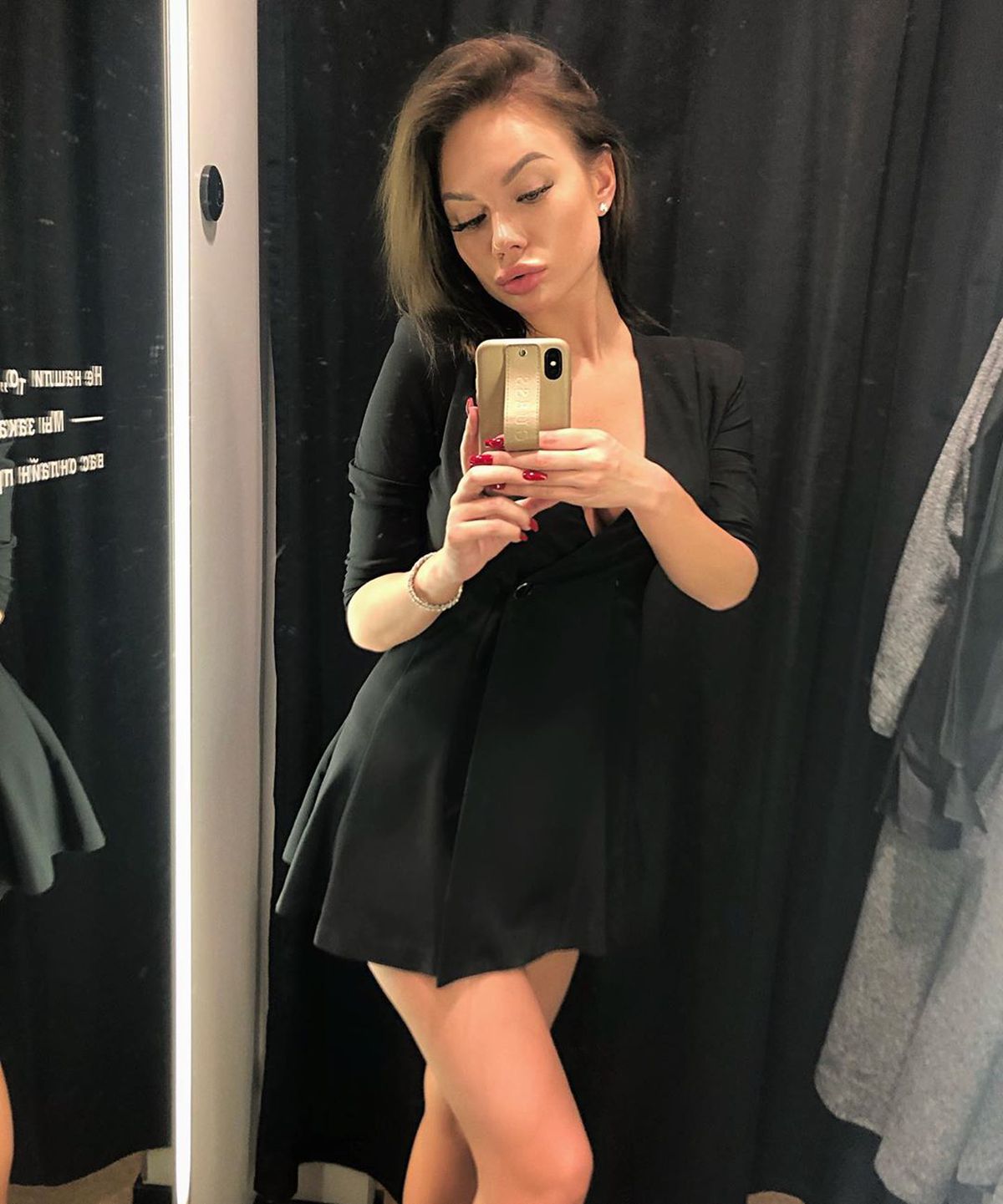 O actriță din Rusia a demonstrat cum poți fi sexy purtând doar hârtie igienică :) » Imagini senzaționale cu focoasa rusoaică